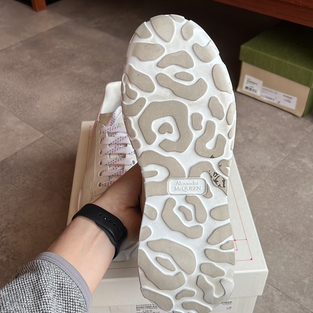 Alexander McQueen Sneaker - Picture 8 of 10